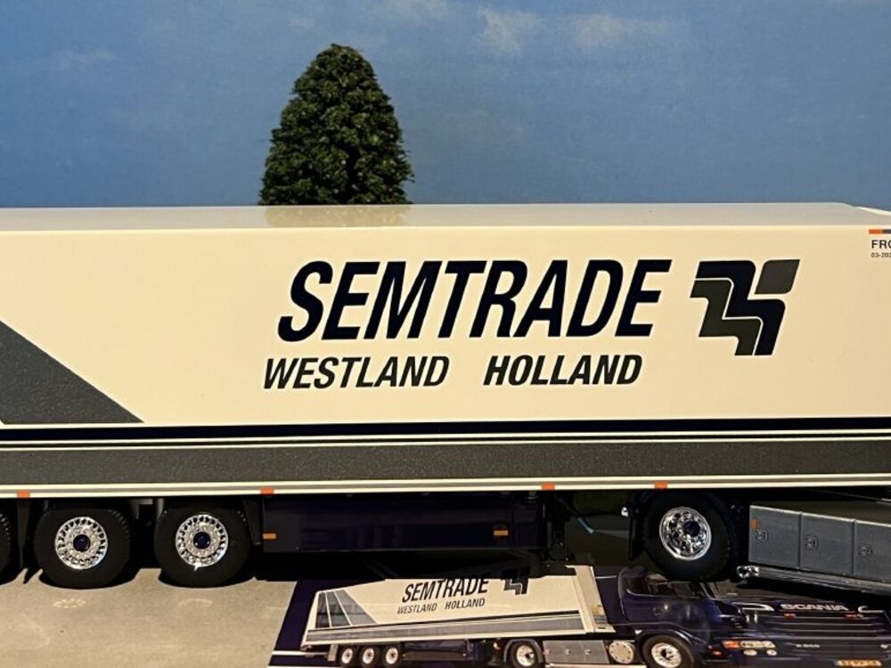 Tekno Tekno Scania R500-V8 Highline 4x2 with 3-axle reefer trailer SSEMTRADE