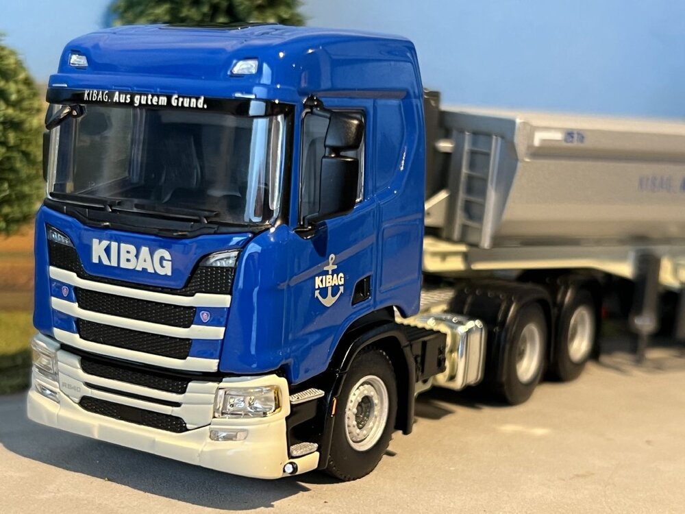 WSI WSI Scania R Normal 6x4 met 3-as Halfpipe Kipper oplegger KIBAG