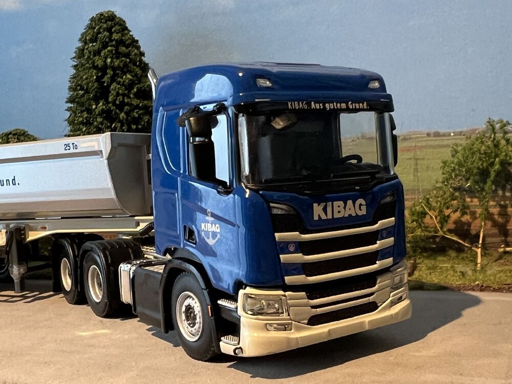 WSI WSI Scania R Normal 6x4 met 3-as Halfpipe Kipper oplegger KIBAG