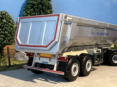 WSI WSI Scania R Normal 6x4 met 3-as Halfpipe Kipper oplegger KIBAG