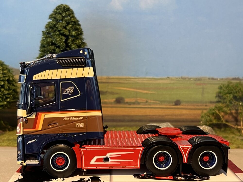 WSI  WSI Volvo FH5 Globetrotter XL 6x2 Tag axle ALLAN & JESPER