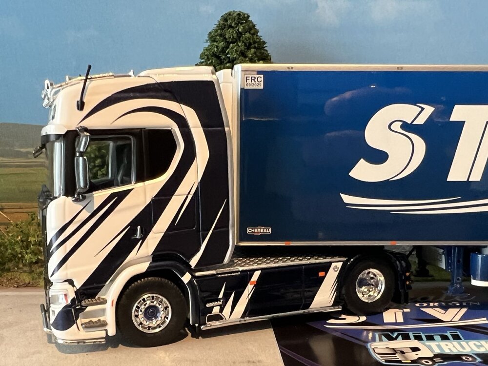 Tekno Tekno Scania S770 met 3-assige koeloplegger STV