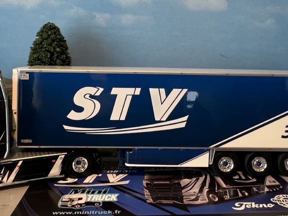 Tekno Tekno Scania S770 met 3-assige koeloplegger STV