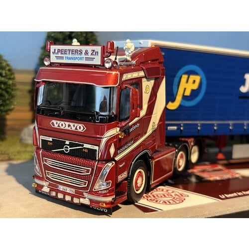 Tekno Tekno Volvo FH05 6x2 met 3-as schuifzeilentrailer PEETERS