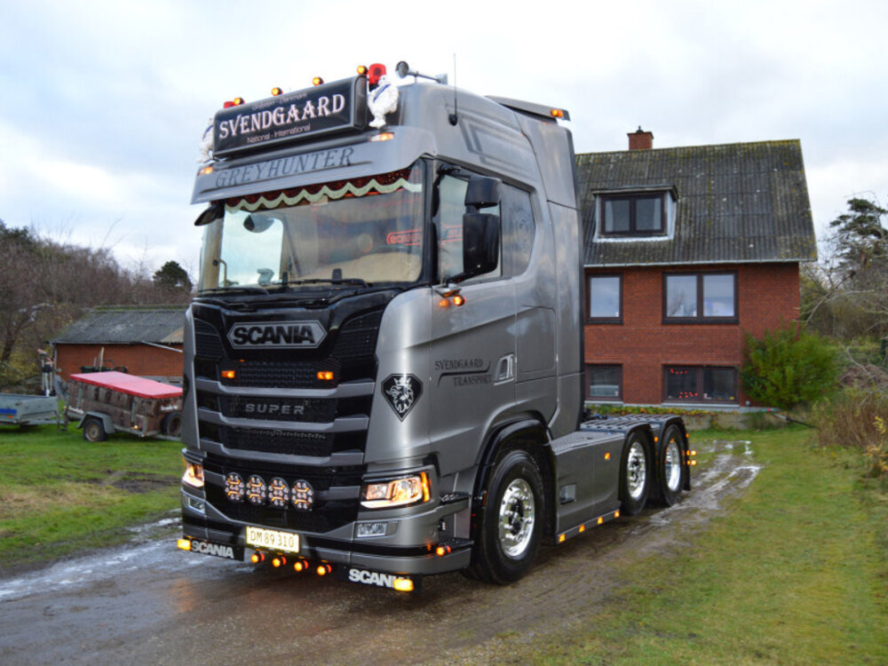 WSI WSI Scania S Highline 6x2 twin steer SVENDGAARD