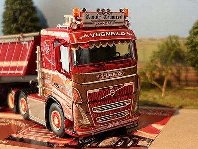 Tekno Tekno Volvo FH05 6x2 laag dak met 3-assige kipper RONNY CEUSTERS