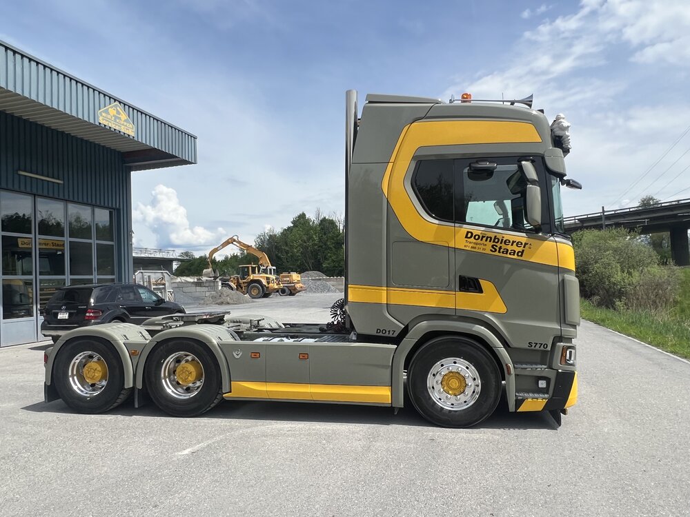 Tekno Tekno Scania Next Gen S770 6x4 with 4-axle low loader DORN BIERER