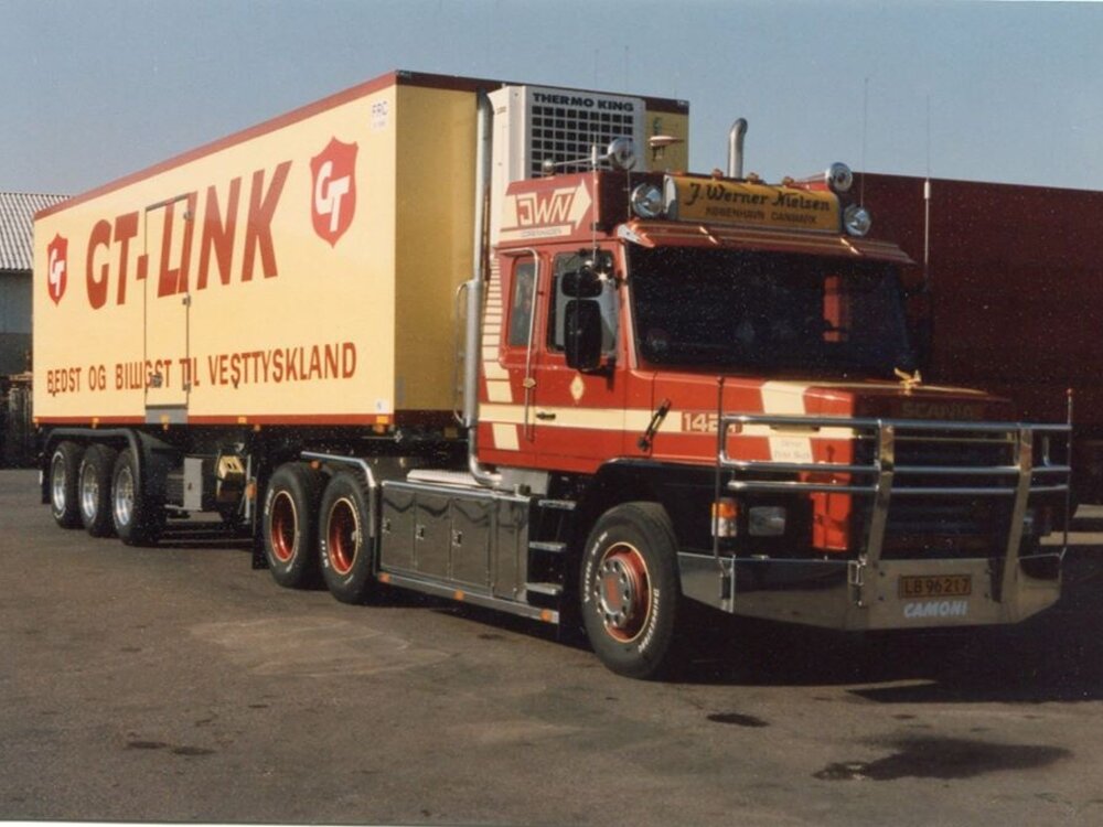 Tekno Tekno Scania Torpedo 142H sleepas trekker met 3-assige koeloplegger WERNER NIELSEN