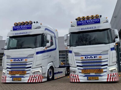 WSI WSI "EXCLUSIEF" DAF XG+ 4x2 met Broshuis 4-as semi wielkuip dieplader TWAN BIERINGS