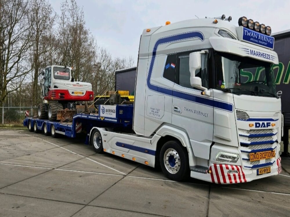 WSI WSI "EXCLUSIEF" DAF XG+ 4x2 met Broshuis 4-as semi wielkuip dieplader TWAN BIERINGS