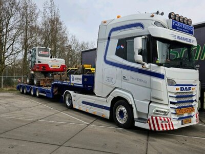 WSI WSI "EXCLUSIEF" DAF XG+ 4x2 met Broshuis 4-as semi wielkuip dieplader TWAN BIERINGS