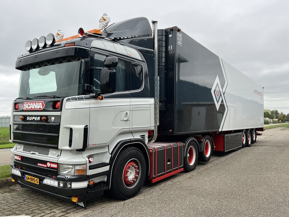 Tekno Tekno Scania 4-serie sleepas met 3-assige koeloplegger J.Q. VAN DER MEER