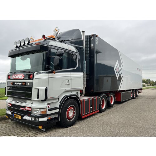 Tekno Tekno Scania 4-serie sleepas met 3-assige koeloplegger J.Q. VAN DER MEER