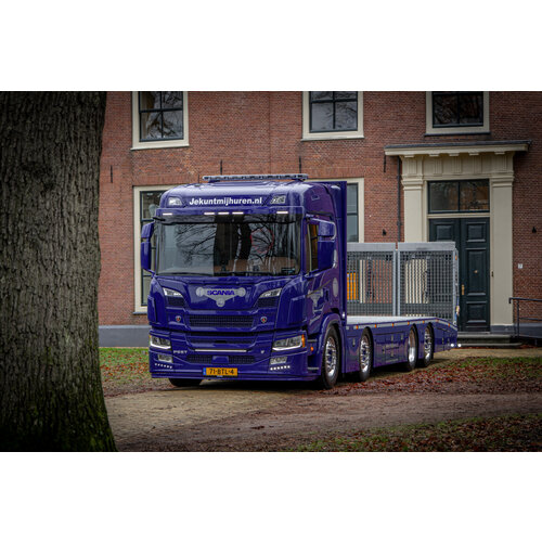 Tekno Tekno Scania Next-Gen P-serie resin flatbedtruck CLUISTRA