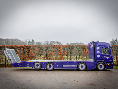 Tekno Tekno Scania Next-Gen P-serie resin flatbedtruck CLUISTRA