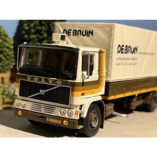 Tekno Tekno Volvo F12 rigid truck with trailer DE BRUIN