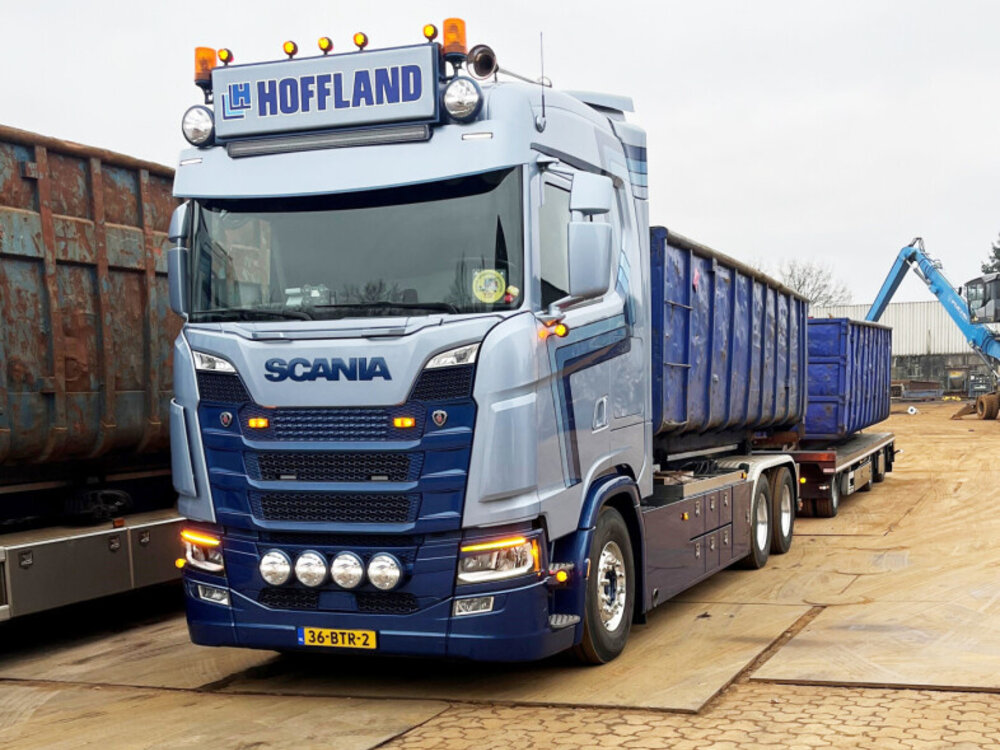 WSI WSI Scania S Normal 6x2 Rigred truck met hooklift systeem + 3-assige Drawbar met hooklift systeem + 2x 40m3 container HOFFLAND BV