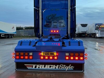 Tekno Tekno Scania Torpedo Topline with 3-axle reefer trailer MacNeil