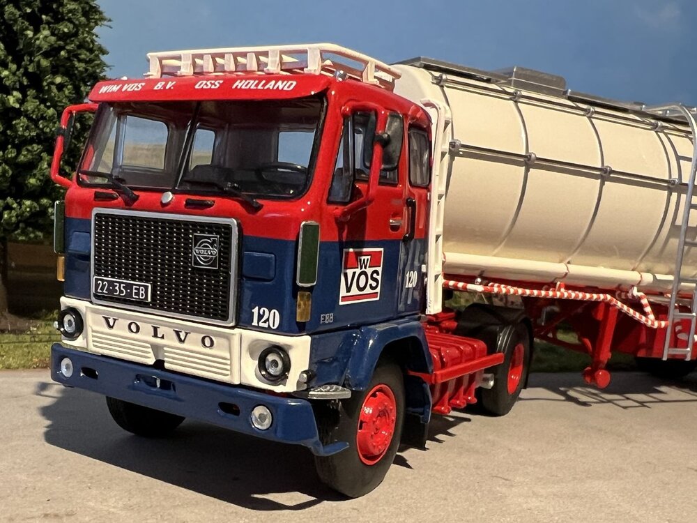 Tekno Tekno Volvo F88 met 2-assige klassieke tankoplegger WIM VOS