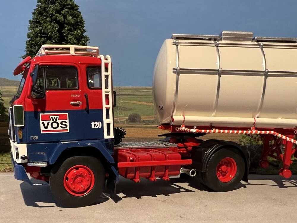 Tekno Tekno Volvo F88 with 2-axle classic tanktrailer WIM VOS