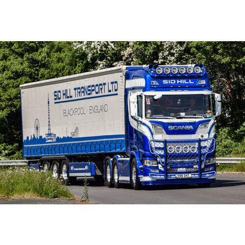 Tekno Tekno Scania Next Gen S-serie Highline with 3-axle curtainside trailer SID HILL