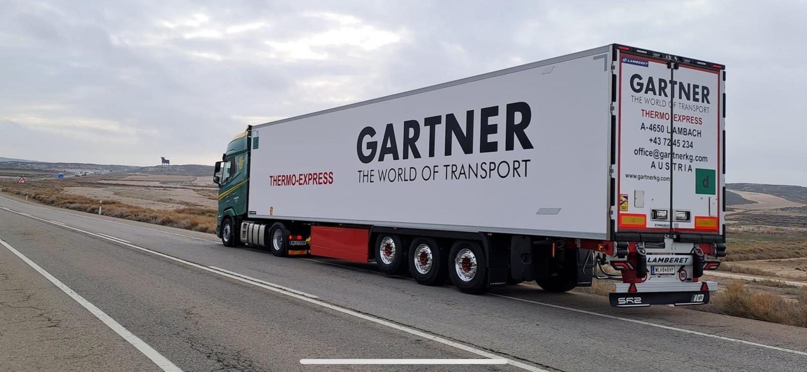 Tekno DAF XG+ with 3axle reefer trailer GARTNER