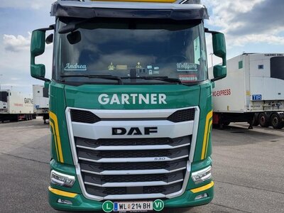 Tekno Tekno DAF XG+ met 3-assige koeloplegger GARTNER