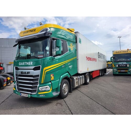 Tekno Tekno DAF XG+ with 3-axle reefer trailer GARTNER