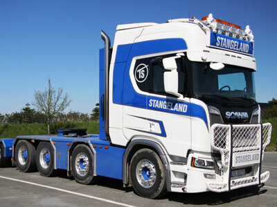 WSI WSI Scania R Highline 8x4 met extra as STANGELAND