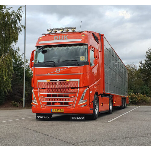 WSI WSI Volvo FH5 Globetrotter 4x2 met 3-assige live stock trailer VAN DIJK