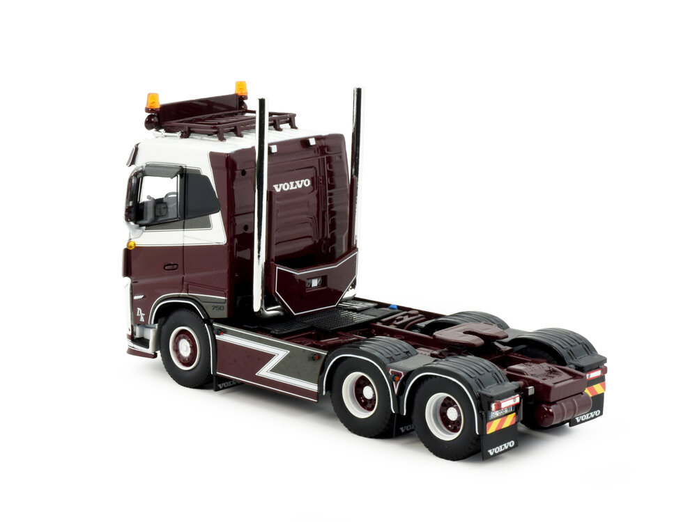 Tekno Tekno Volvo FH05 6x4 tractor DISEZ KERGOAT