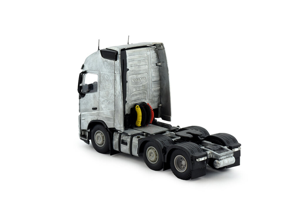 Tekno Tekno Volvo FH05 Glob. XL 6x2 Twinsteer Tractor kit