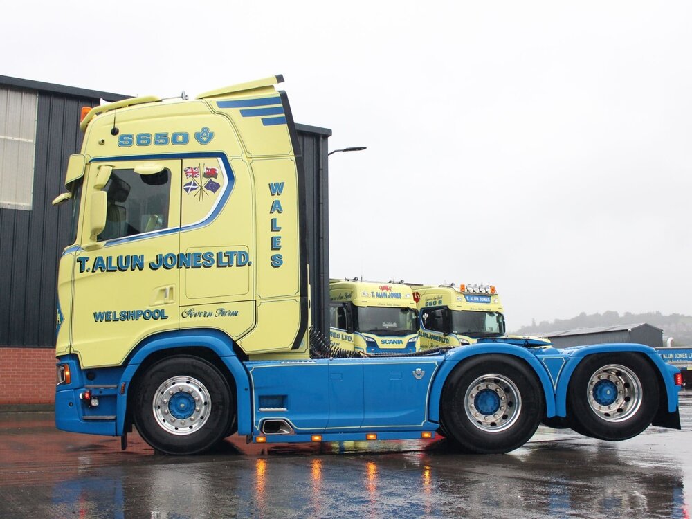 WSI WSI Scania S650 6x2 with 3-axle Broshuis lowloader T ALUN JONES NORTH WALES