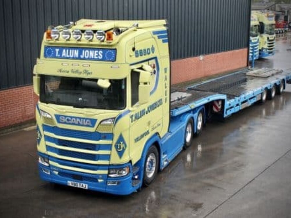 WSI WSI Scania S650 6x2 with 3-axle Broshuis lowloader T ALUN JONES NORTH WALES