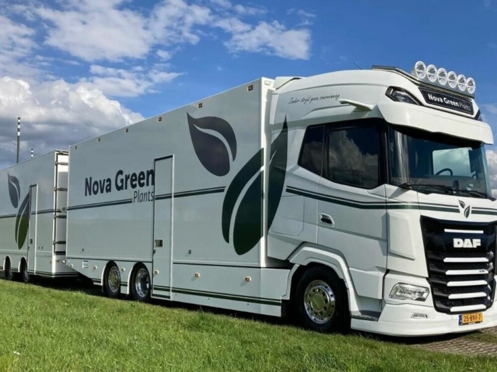 WSI WSI DAF XG+ 6x2 koelwagen met 2-assige drawbar koeloplegger NOVA GREEN PLANTS BV