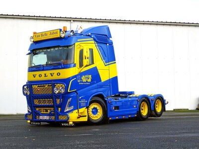 WSI WSI Volvo FH5 sleeper cab 6x2 tag axle VAN BELLE TRANSPORT