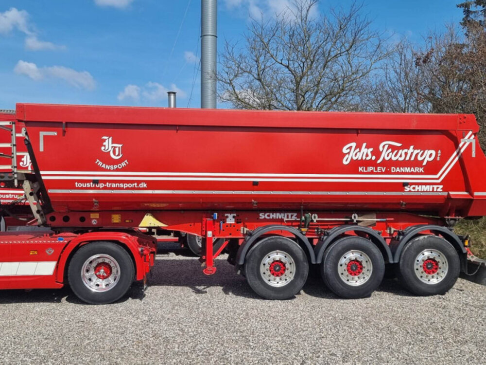WSI WSI Scania S Highline 4x2 + 3-as half pipe trailer JOHS. TOUSTRUP