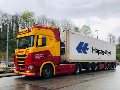 WSI WSI Scania S Highline 4x2 with 5-axle 2 connect combi oplegger + 40ft. thermoking  reefer container HENK VLOT TRANSPORT