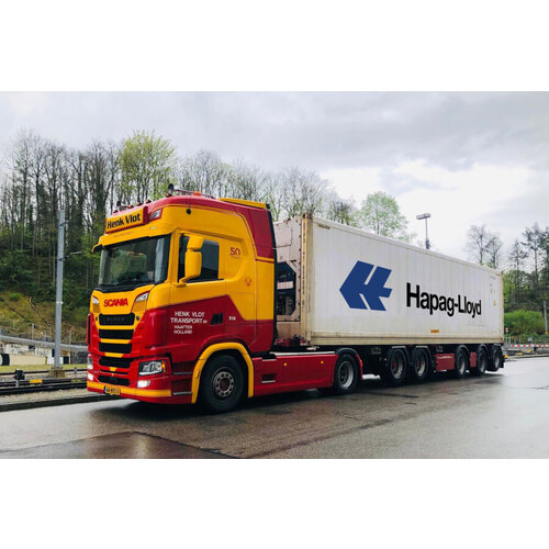 WSI WSI Scania S Highline 4x2 with 5-axle 2 connect combi oplegger + 40ft. thermoking  reefer container HENK VLOT TRANSPORT