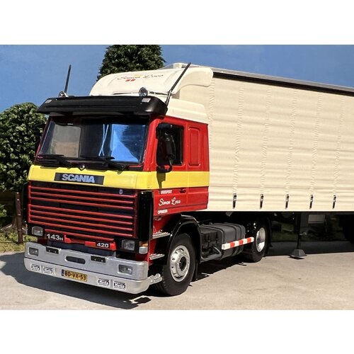 Tekno Tekno Scania 3-serie 143-420 met 3-assige schuifzeilen oplegger SIMON LOOS