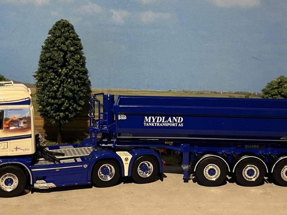 WSI WSI Scania streamline Highline 6x2 met 3-as kipper trailer MYDLAND