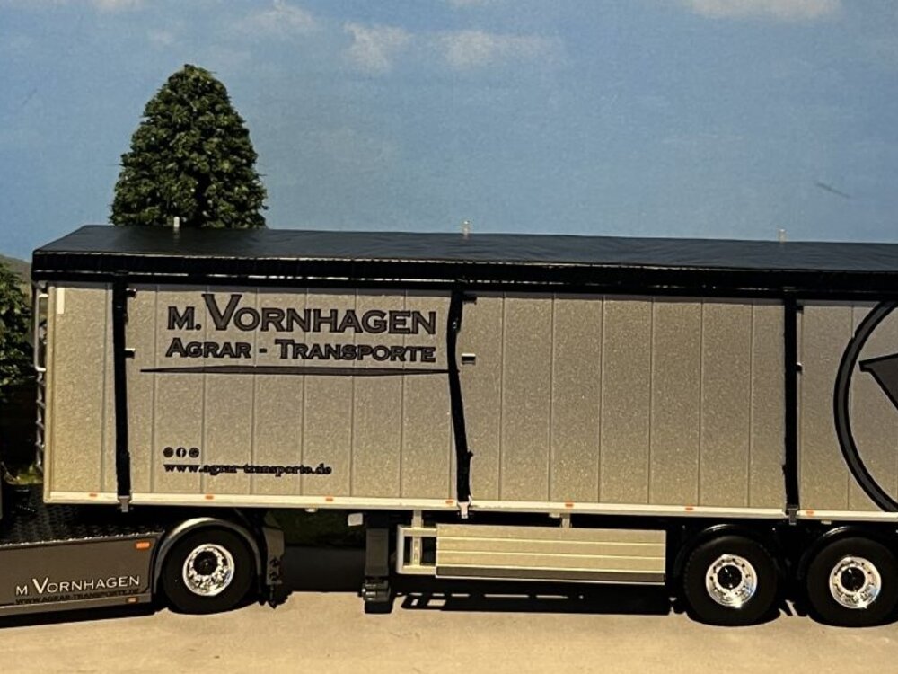 WSI WSI DAF XG+ 4x2 + 3-axle cargo floor trailer M. Vornhagen