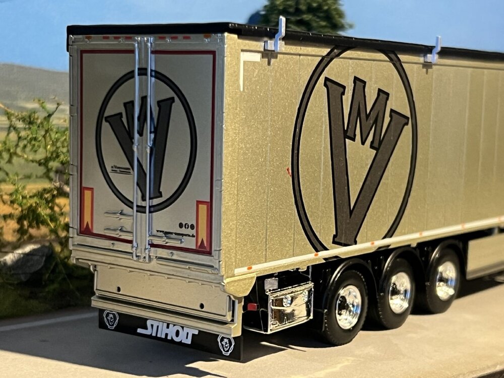 WSI WSI DAF XG+ 4x2 + 3-axle cargo floor trailer M. Vornhagen
