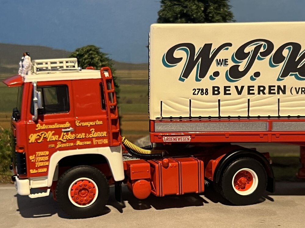 WSI WSI Scania 111 4x2 + 3-as classic zeilenoplegger VAN LOKEREN
