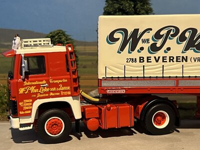 WSI WSI Scania 111 4x2 + 3-as classic zeilenoplegger VAN LOKEREN