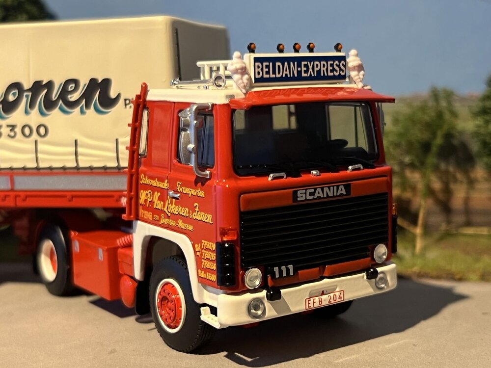 WSI WSI Scania 111 4x2 + 3-as classic zeilenoplegger VAN LOKEREN