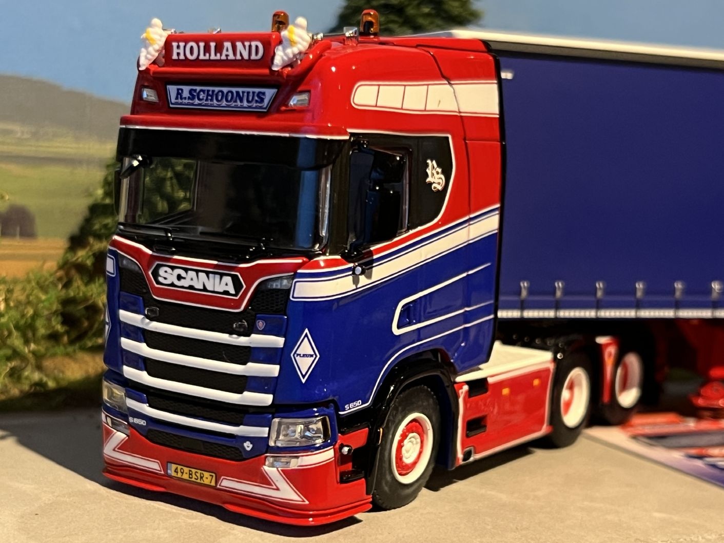 WSI Scania S Highline 6x2 + 3-as schuifzeilen oplegger R. SCHOONUS -  Miniatuurshop.com