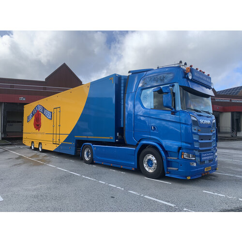 WSI WSI Scania S Highline 4x2 met 2-assige semi box trailer KEES VAN DER MEER