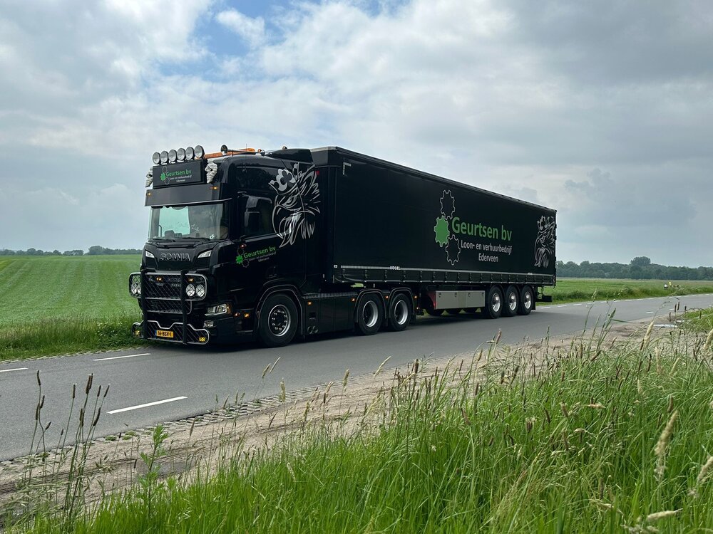 WSI WSI "EXCLUSIEF" Scania R Highline 6x2  + 3-axle curtainside trailer GEURTSEN