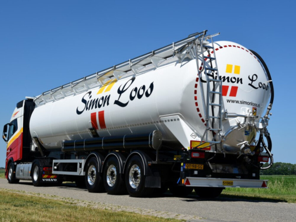 Tekno Tekno Volvo FH05 XXL 4x2 met 3-as silo oplegger SIMON LOOS
